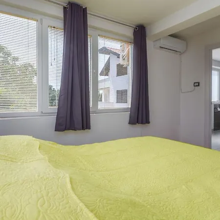 Comfort Apartments With Pool In Medulin (Adults Only) Exterior photo