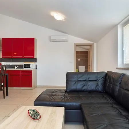 Comfort Apartments With Pool In Medulin (Adults Only) Exterior photo
