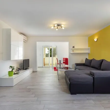 Comfort Apartments With Pool In Medulin (Adults Only) Exterior photo