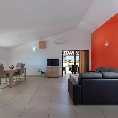 Comfort Apartments With Pool In Medulin (Adults Only) Exterior photo