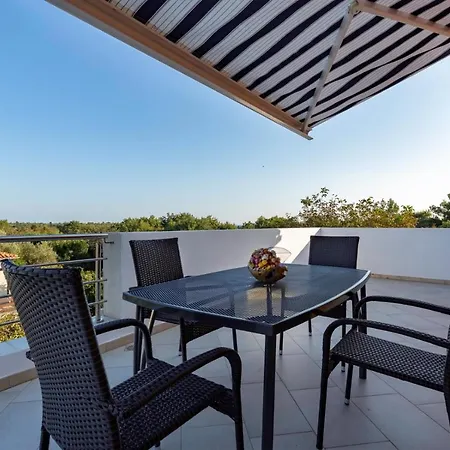 Comfort Apartments With Pool In Medulin (Adults Only) Exterior photo