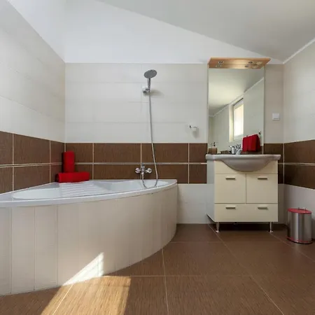 Comfort Apartments With Pool In Medulin (Adults Only) Exterior photo