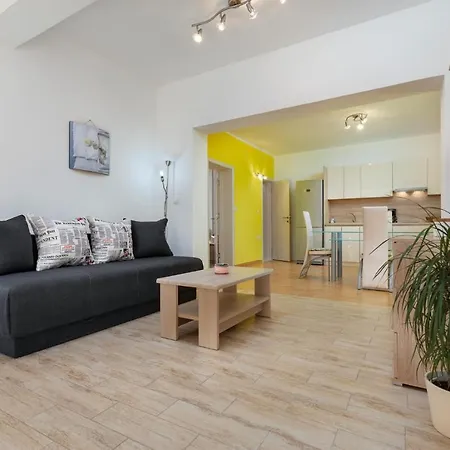 Comfort Apartments With Pool In Medulin (Adults Only) Exterior photo