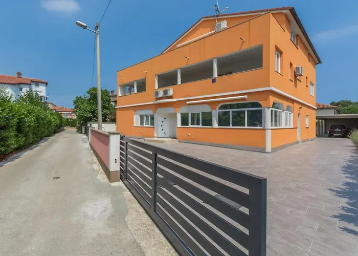 Comfort Apartments With Pool In Medulin (Adults Only)