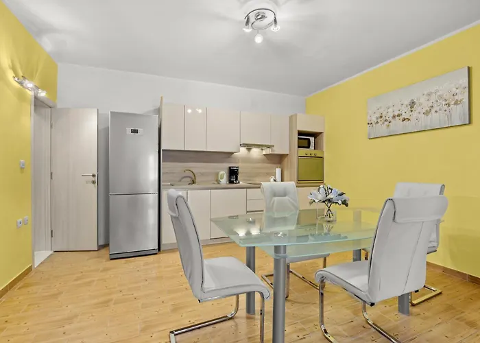 Comfort Apartments With Pool In Medulin (Adults Only)