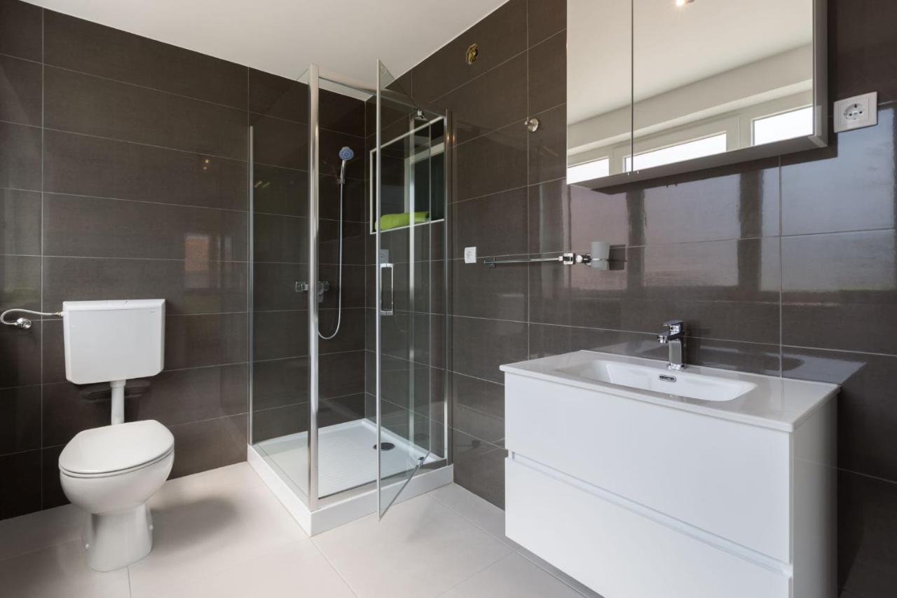 Comfort With Pool In (adults Only) Apartment