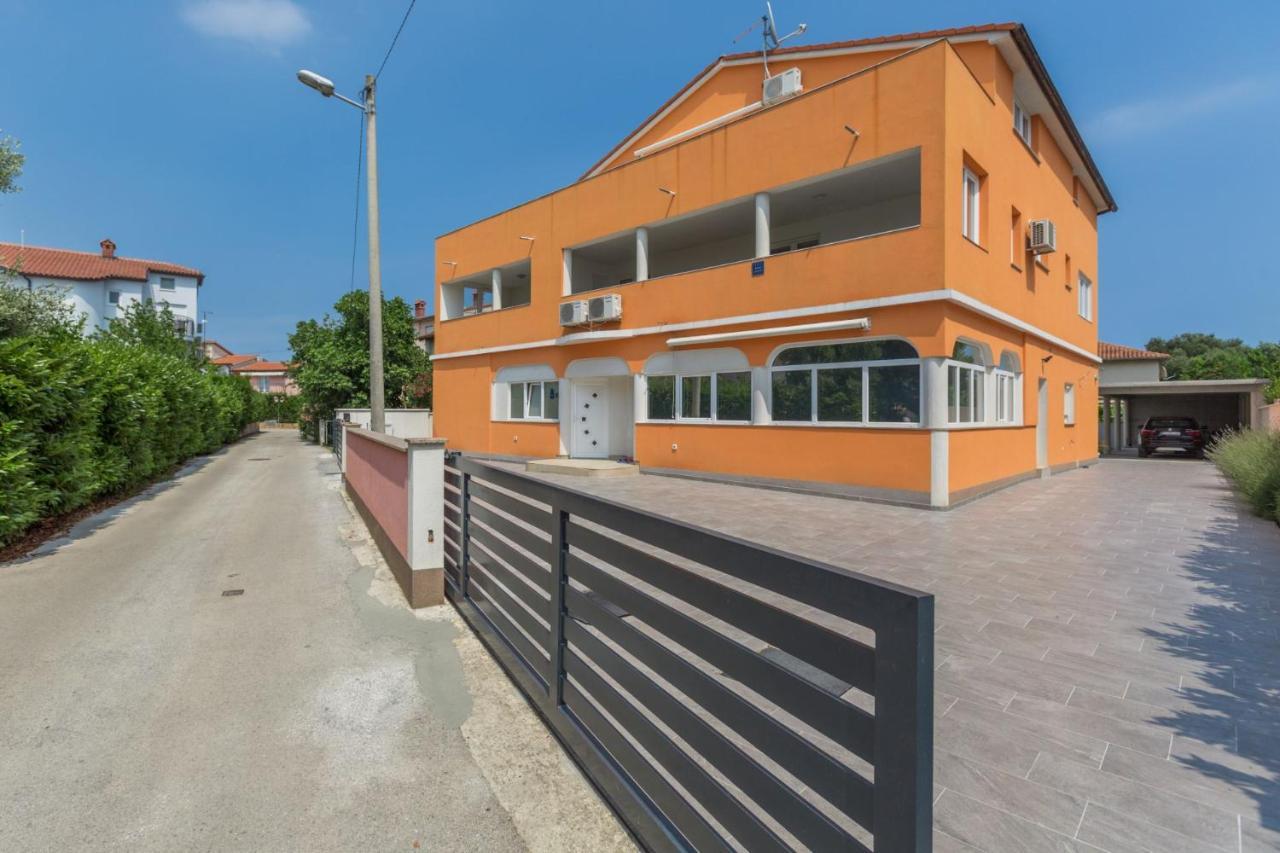 Comfort With Pool In (adults Only) Apartment Medulin