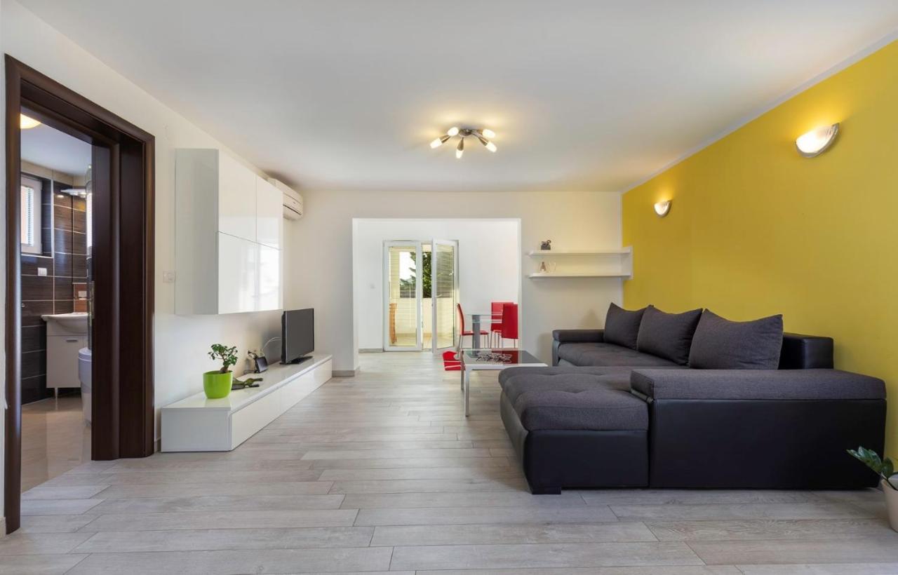 Apartment Comfort With Pool In (adults Only) Medulin
