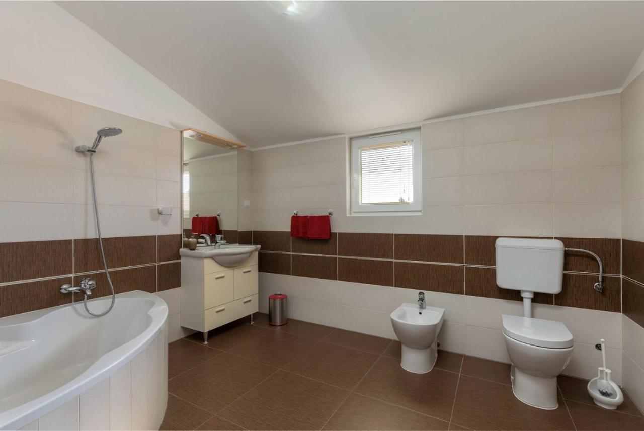 Apartment Comfort With Pool In (adults Only) *