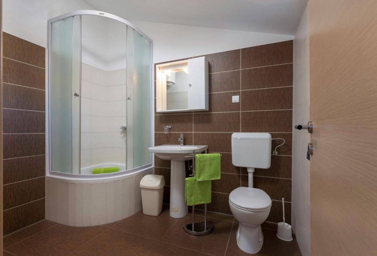 Apartment Comfort With Pool In (adults Only) Medulin