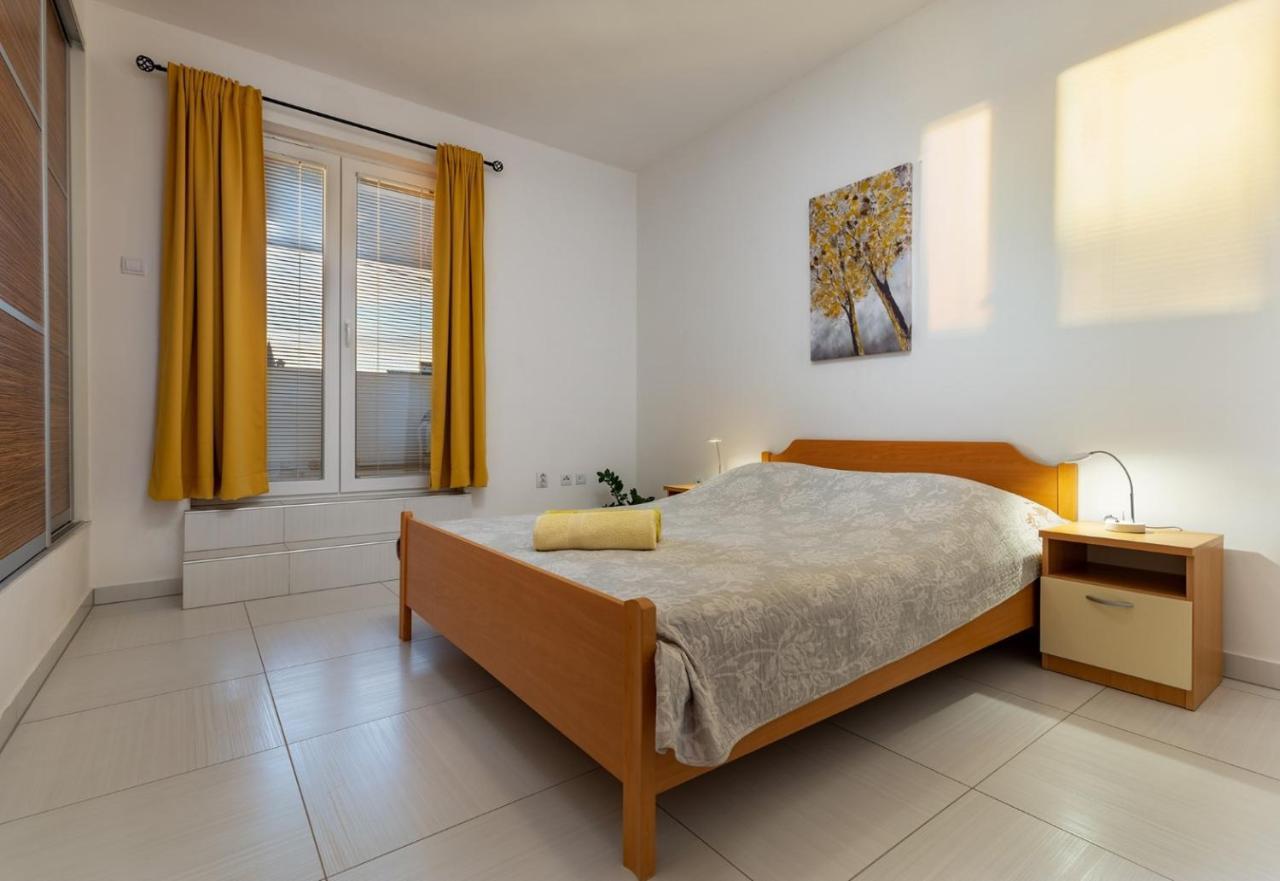 Comfort With Pool In (adults Only) Apartment Medulin
