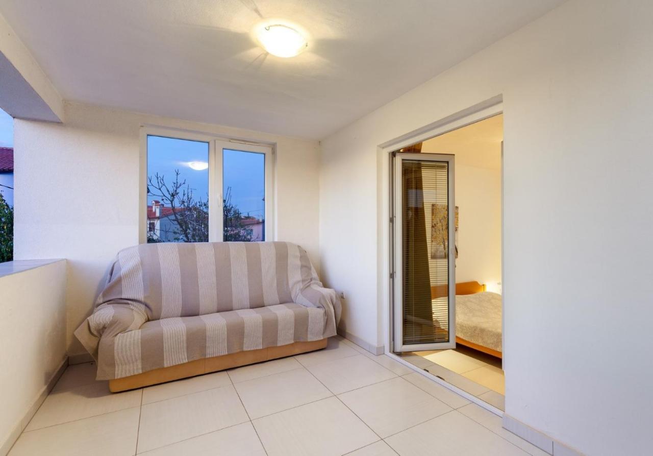 Apartment Comfort With Pool In (adults Only) Medulin
